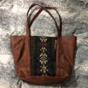 Makeup junkie tote NWT